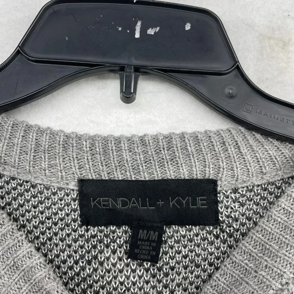 Kendall & Kylie Sweater Women's Sz Medium Gray Animal Leopard Print Crew Neck - Picture 10 of 13
